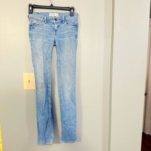 Abercrombie Maddy Girls 14 Slim Low Rise 5 pocket Skinny Jeans- Light wash